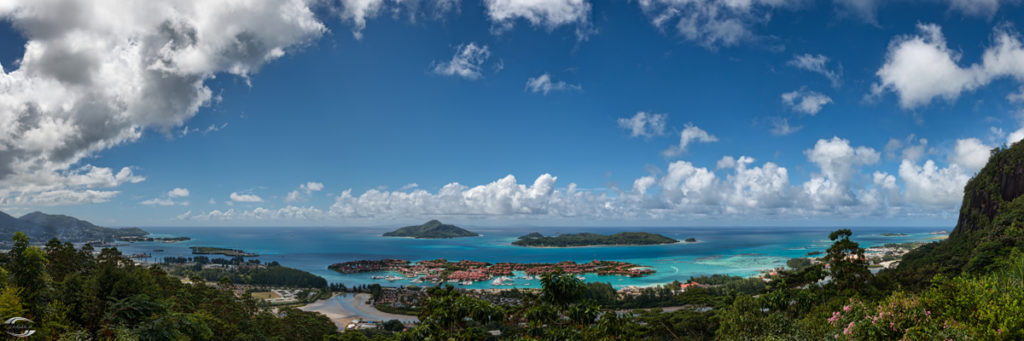 View over a bay with turquoise water